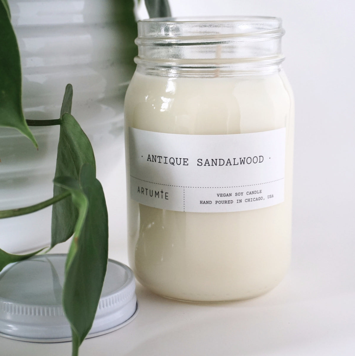 Artumie Candle Studio - Cedar + Thyme 16 oz Soy Candle